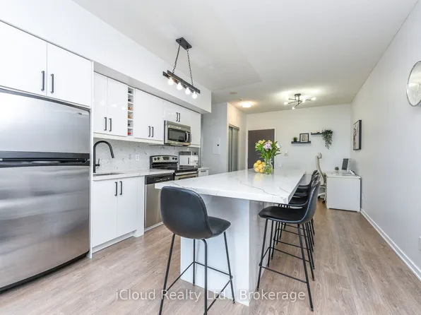 103 The Queensway #1303, Toronto, ON M6S 5B3