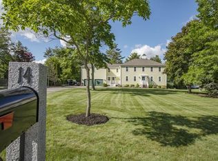 14 Holly Tree Ln, Middleboro, MA 02346