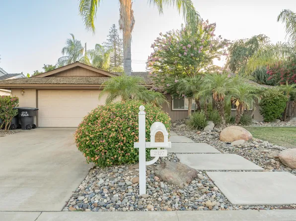 2327 S Woodland Street, Visalia, CA 93277