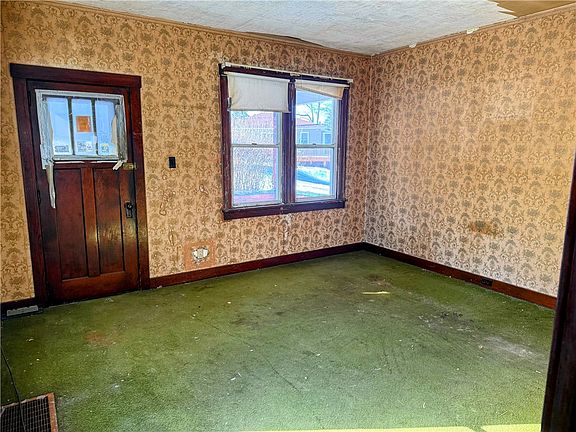 3rd image of 3419 Hill St