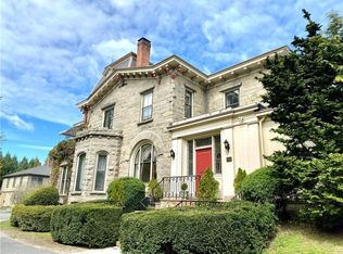 50 Old Beach Rd APT 5, Newport, RI 02840