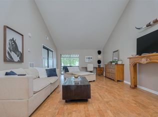 182 April Point Dr N, Montgomery, TX 77356