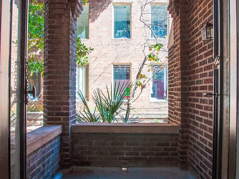 131 Ralph McGill Blvd NE #9 — Photo 9