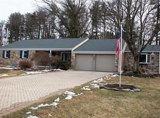 118 Buckingham Dr, Bethlehem, PA 18017