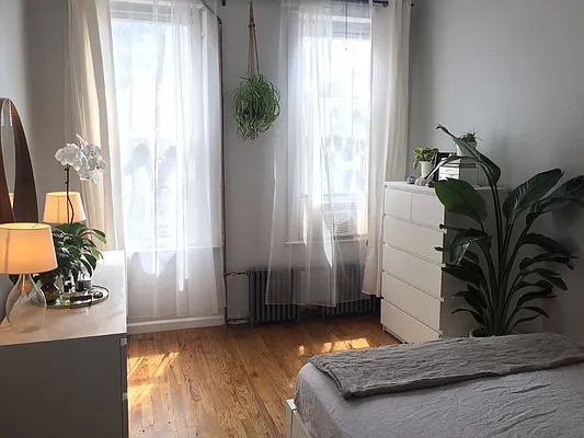 Rented by Nooklyn NYC LLC | media 24