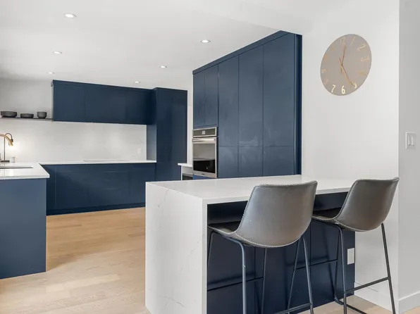 675 Burley Dr, West Vancouver, BC V7T 1Z3