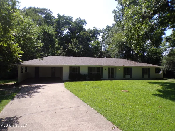 225 Rebecca Dr, Canton, MS 39046