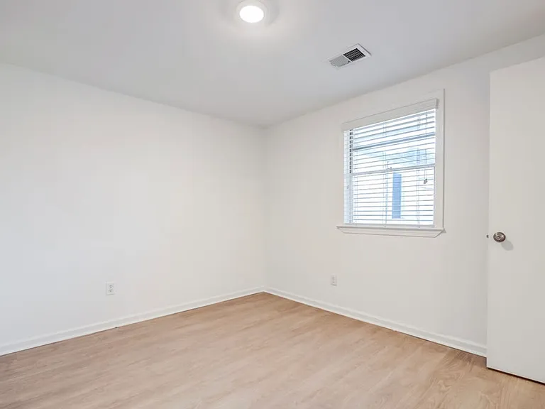 2038 Southern Ave #2 — Photo 7