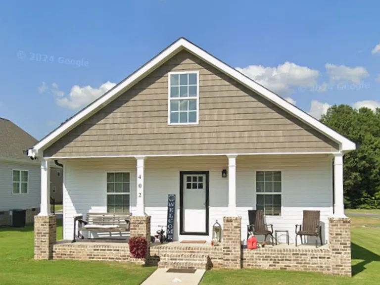 402 Coahulla Creek Dr — Photo 1