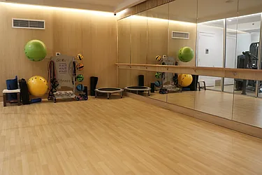 Rented by R New York