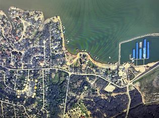 620 E Columbia Dr, Azle, TX 76020