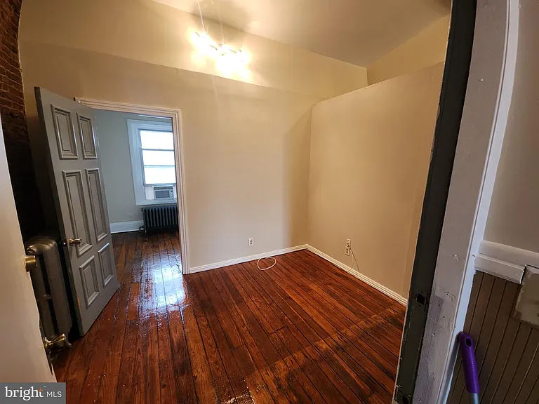 2210 E York St #12-3F — Photo 2
