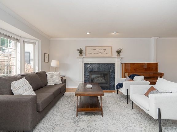 5th image of 5906 190a St
