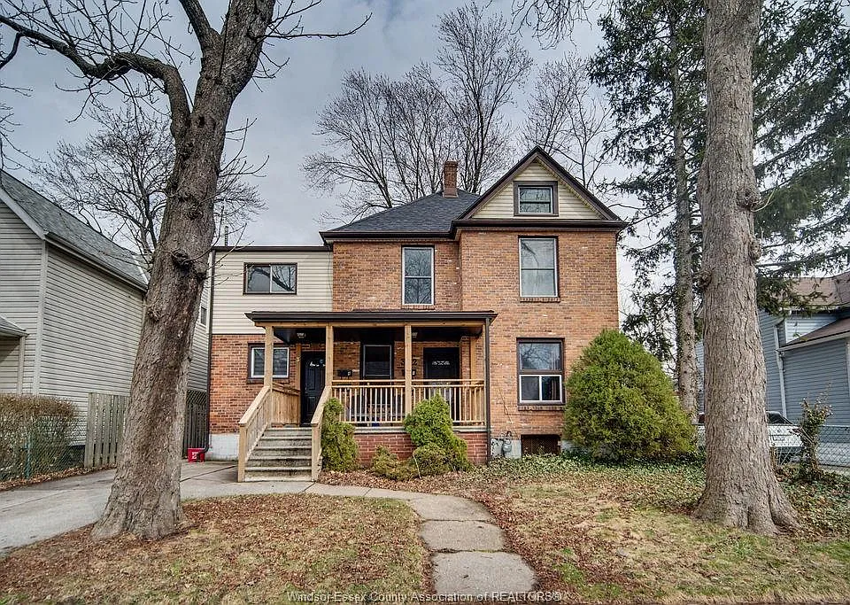 372 Lincoln Rd #1