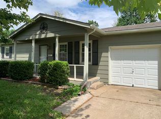 536 S Alta Ln, Olathe, KS 66061