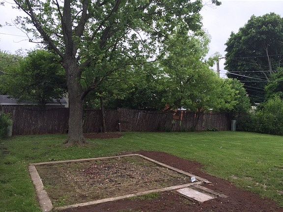 4th image of 2201 Herbert Dr