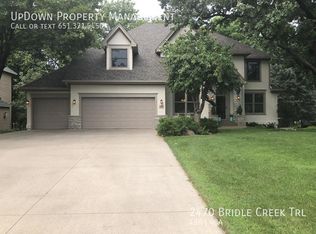 2470 Bridle Creek Trl, Chanhassen, MN 55317