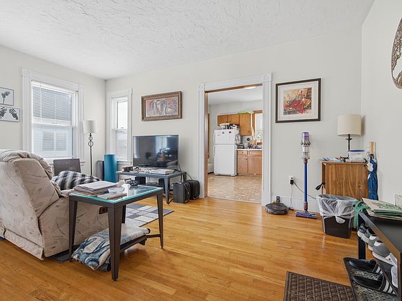 4th image of 31-37 Washington Ave #35-2