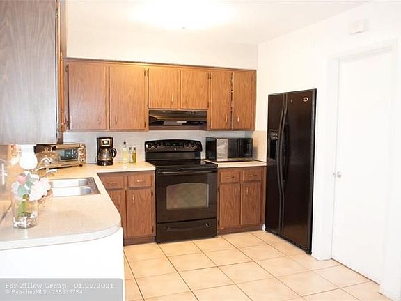 3rd image of 4540 NE 16th Ave
