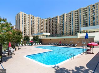 4500 S Four Mile Run Dr APT 517, Arlington, VA 22204