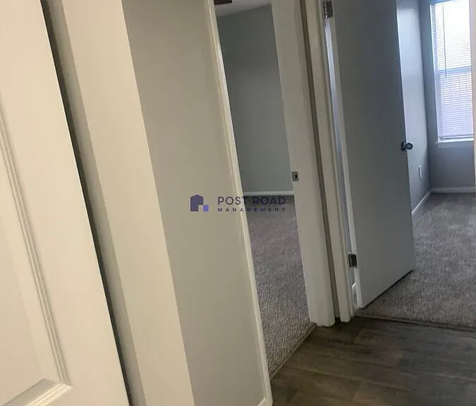 515 W 27th St S #102 — Photo 7
