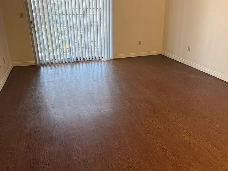 3823 S Maryland Pkwy #T5 — Photo 16