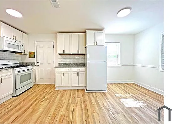 7009 Hawthorne St — Photo 9