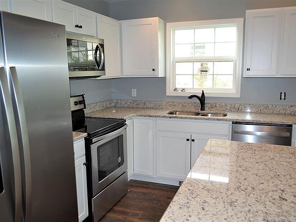 3rd image of 808 Maynard Ave