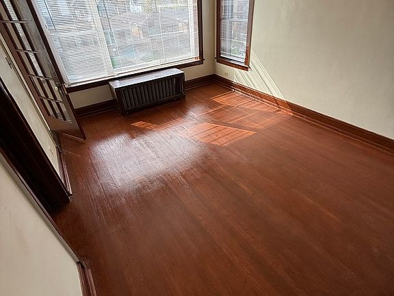 4th image of 648 E 92nd St
