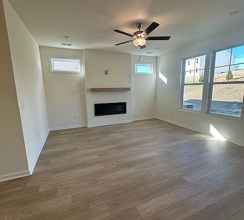 4th image of 4266 Hartshorn Cir
