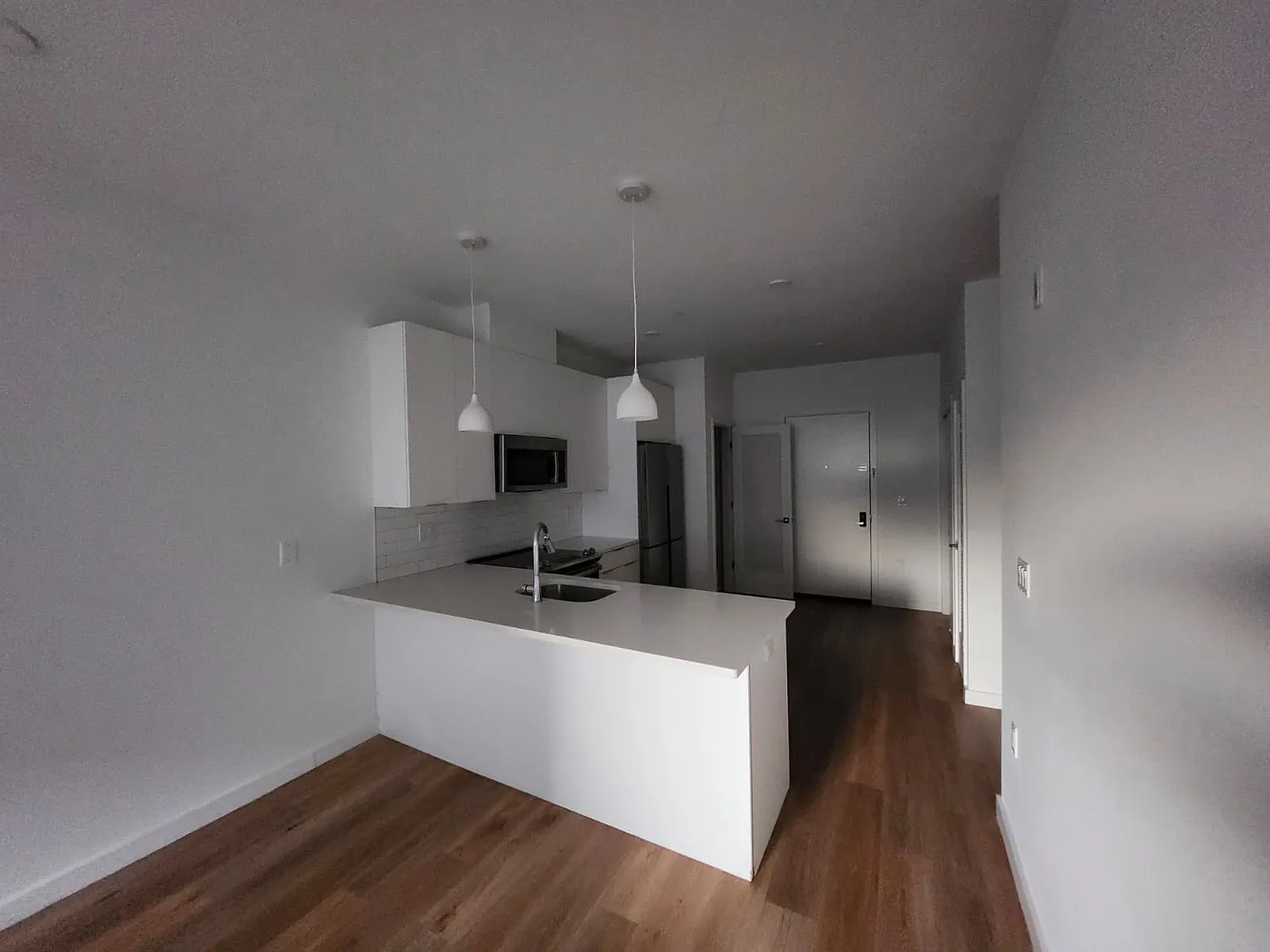 24 Freeway Dr — Photo 1