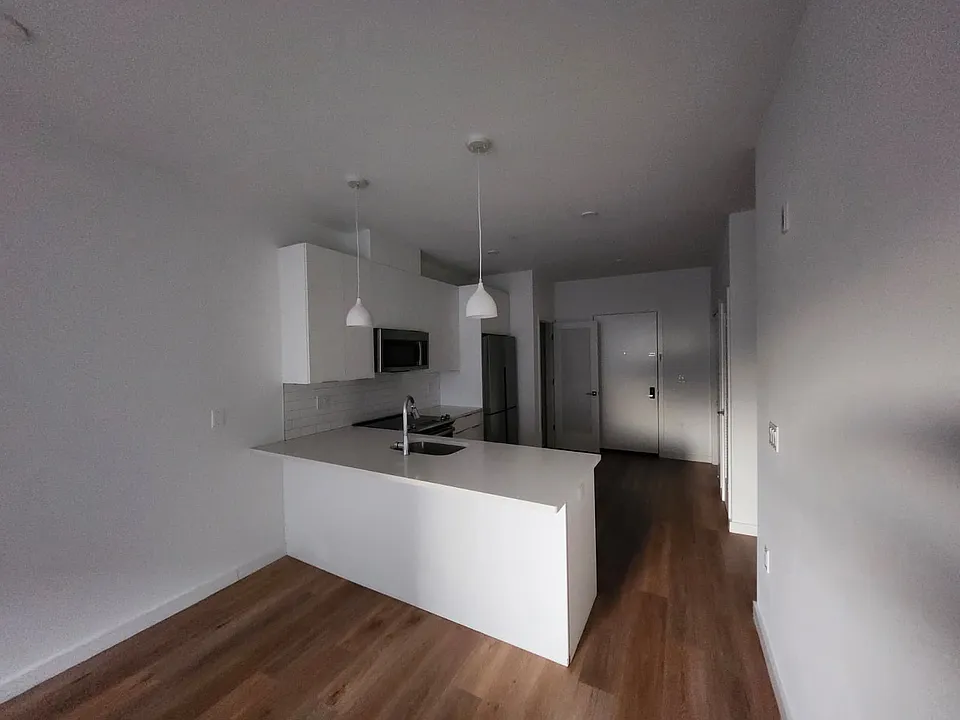 24 Freeway Dr E #23E
