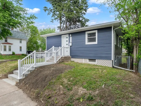 2504 18th St, Moline, IL 61265