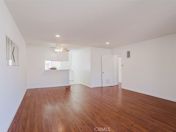 4th image of 10035 Sepulveda Blvd