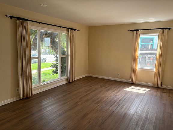 3rd image of 222 Avenue C