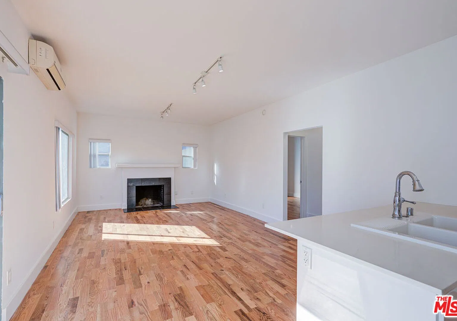 Bellevue West Residences — Photo 3
