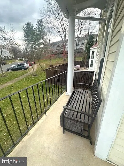 4 bed, 3.5 bath, 1760 sqft, $2,845 — Photo 3