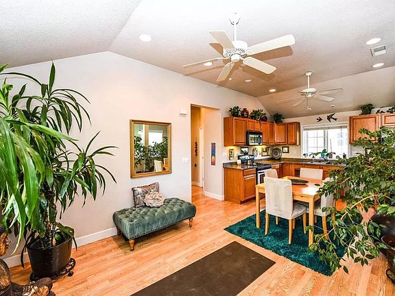 3rd image of 1013 Figueroa St #1/2