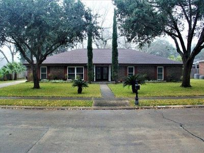 103 Live Oak Ln, Lake Jackson, TX, 77566