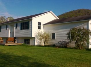 571 West St, Middletown Springs, VT 05757