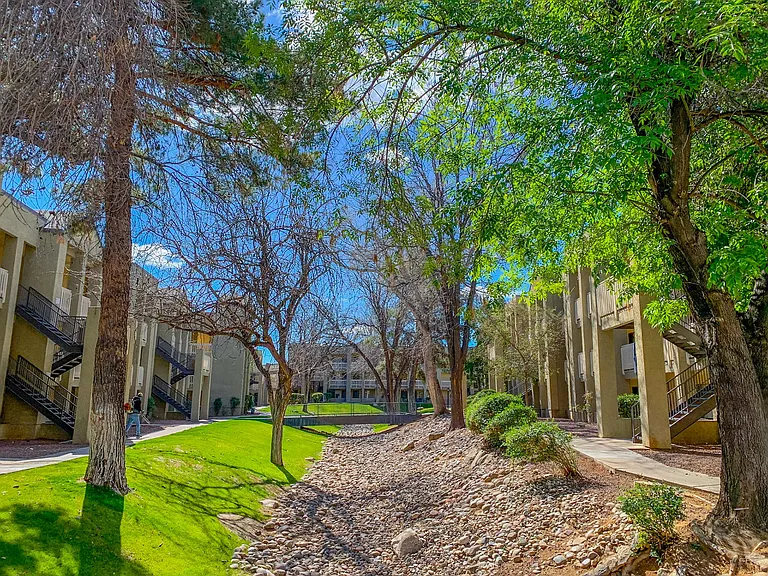 Pavilions at Pantano Apartments — Photo 3