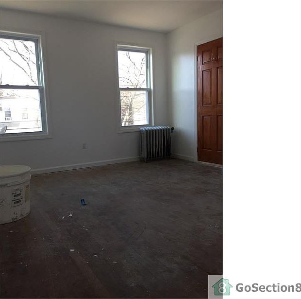 1st image of 451 S 5th Ave