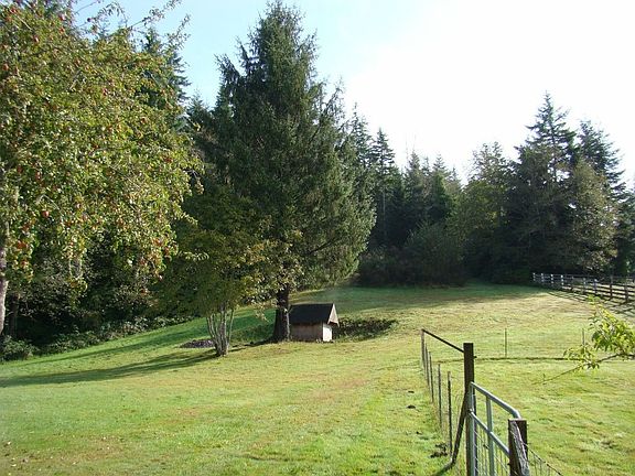 View of the back pasture/acreage.