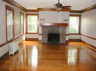 233 Commonwealth Ave #1F, Chestnut Hill, MA 02467