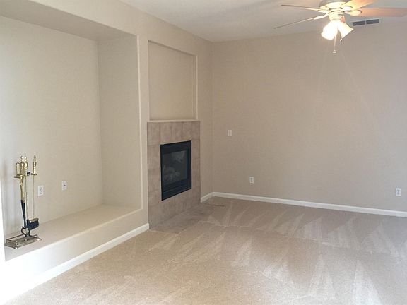 5th image of 261 Anjou Cir