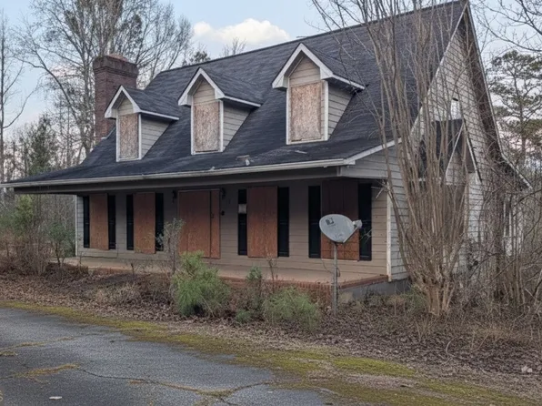 831 Sunset Dr, Locust Grove, GA 30248