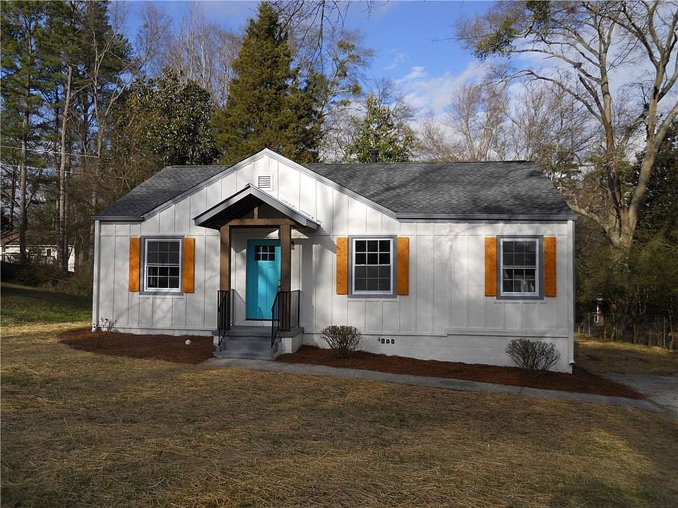 1st image of 1915 Clearwater Dr SE