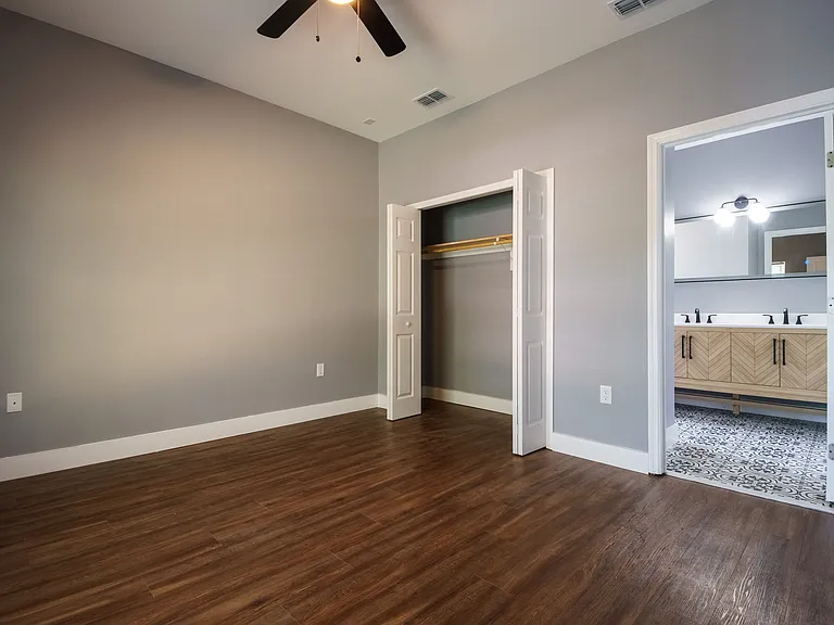 210 Parrotte Ct — Photo 47