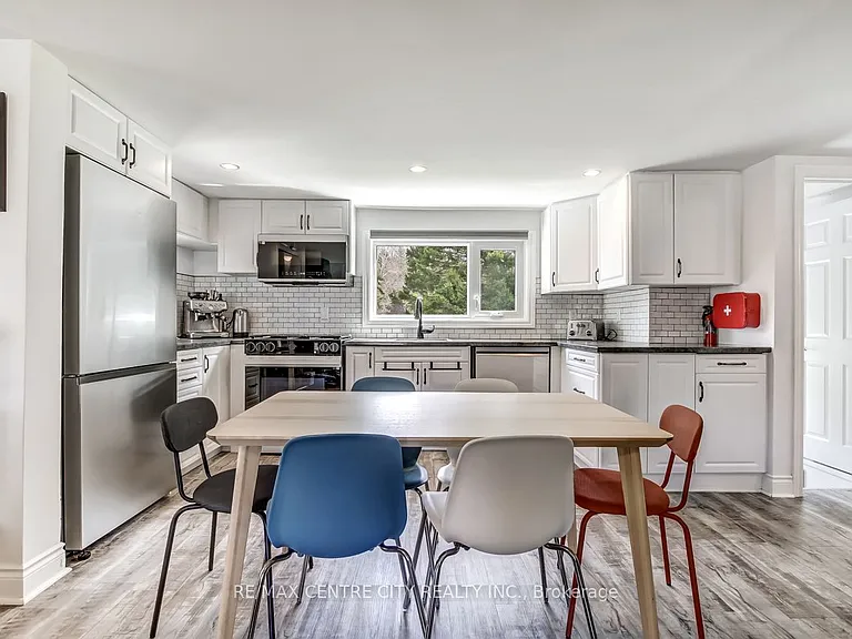 339 Catherine St — Photo 10