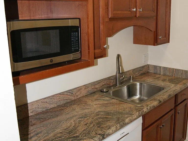 340 N Civic Dr #312 — Photo 2